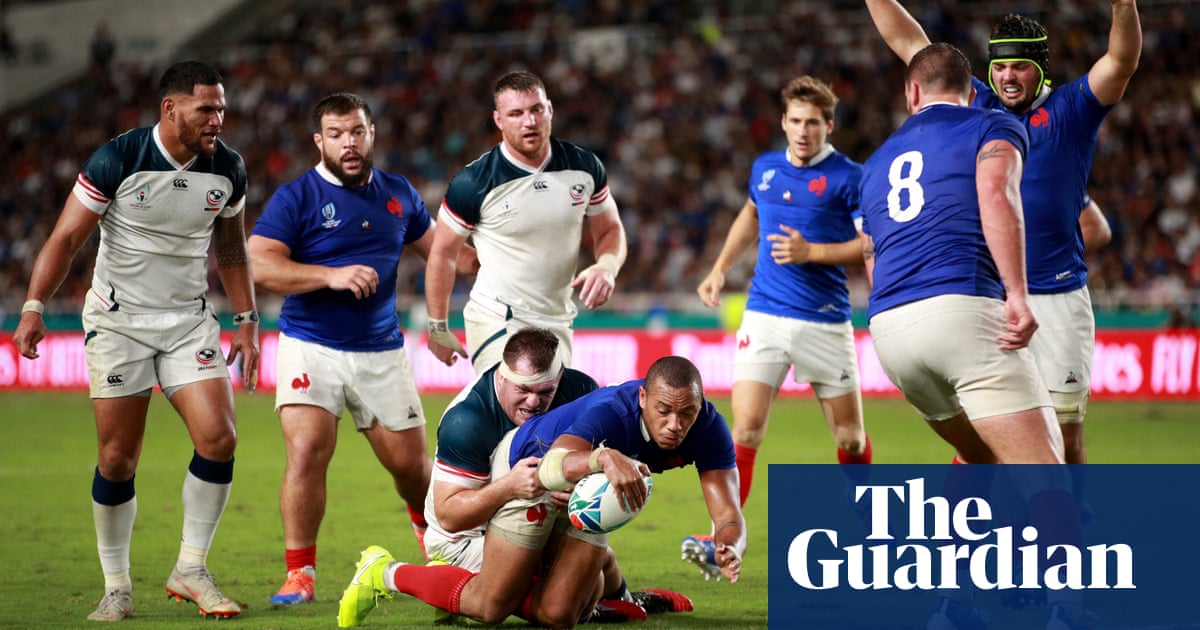 France stay on track for quarter-finals with bonus-point win over USA