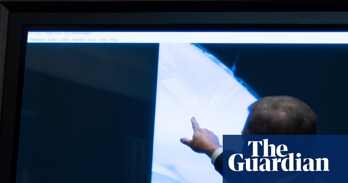 Artist’s impression of the moment aliens decide to turn around after seeing that the United States registered aliens.gov.