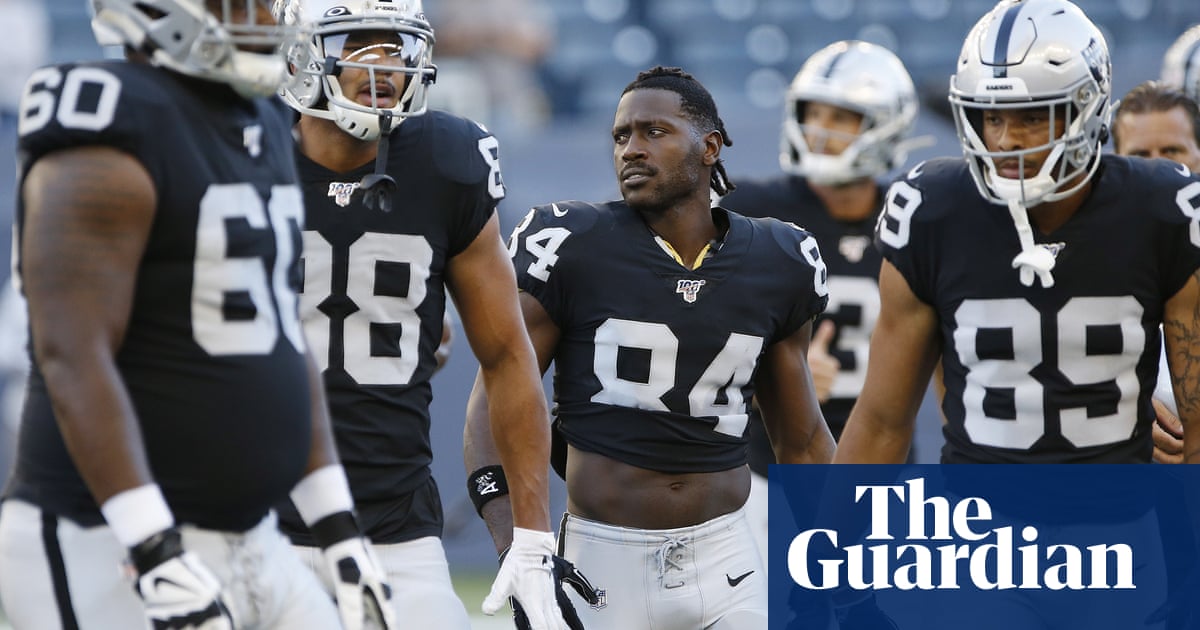 Raiders reportedly suspend Antonio Brown after screaming match with GM
