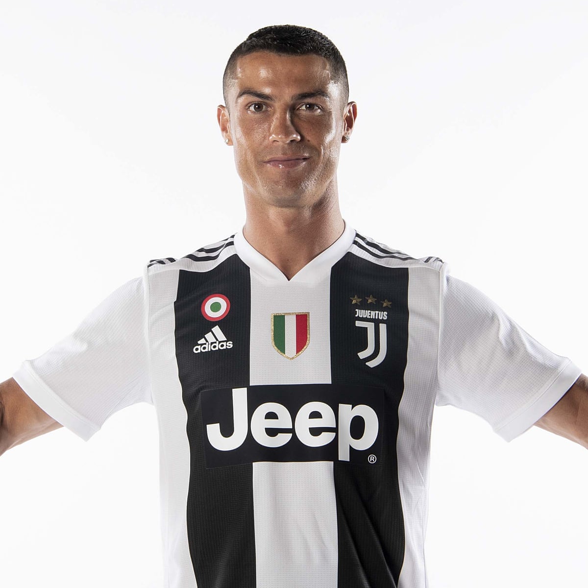 Video Cristiano Ronaldo Unveiled As Juventus Player After 100m Transfer Goal Com