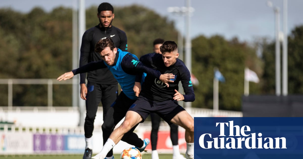 Gareth Southgate has luxury of giving Mason Mount a go against Czechs