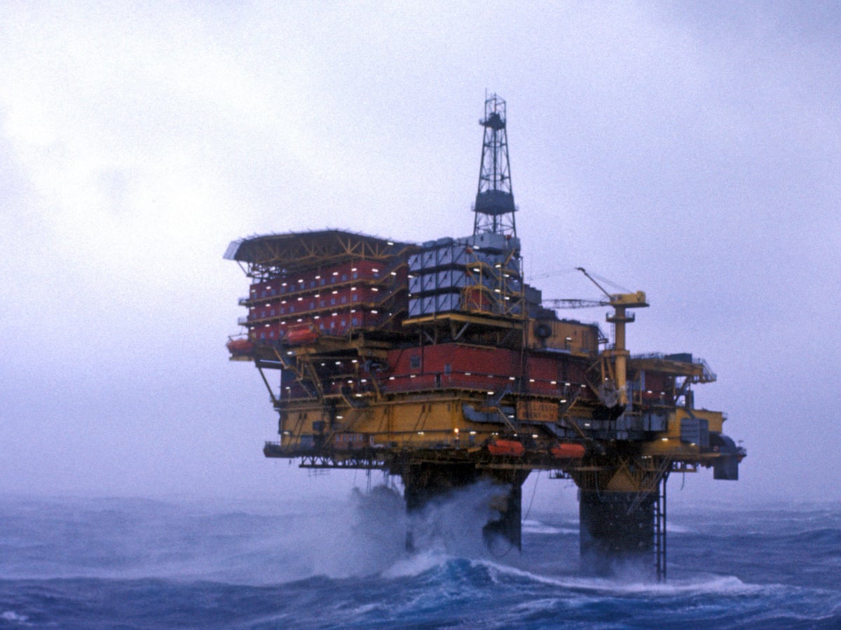 Claire Conceit Grafiek Shell begins huge task of decommissioning Brent oil rigs | Royal Dutch  Shell | The Guardian