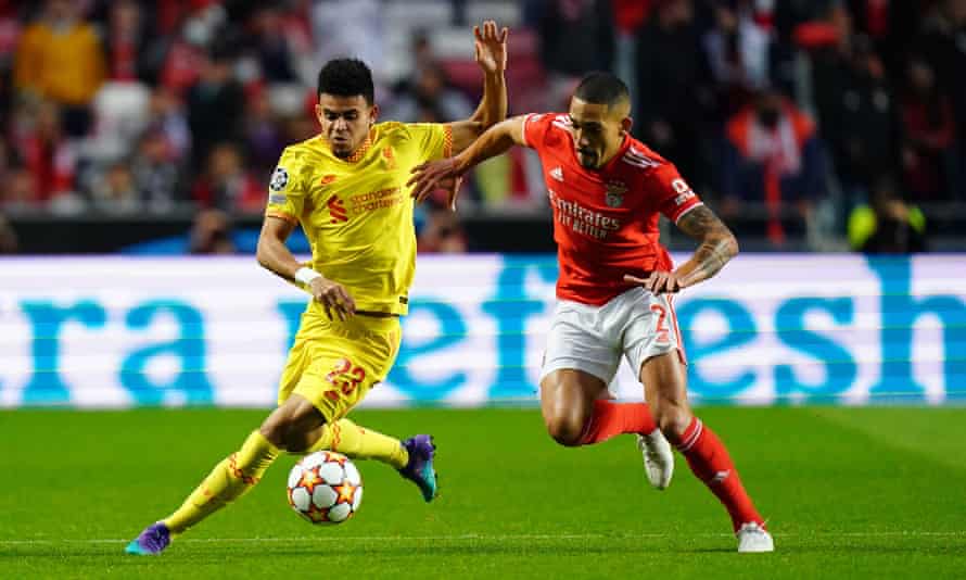 Liverpool's Luis Diaz (left) and Benfica's Nemanja Radonjic battle for the ball.