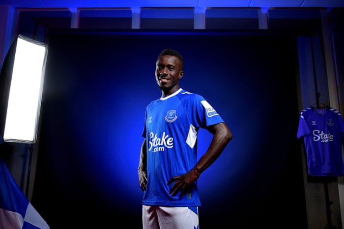 Transfer deadline day 2022: Douglas Luiz, Arthur Melo, Zakaria and Antony news – live! | Transfer window 3 Idrissa Gana Gueye back on Merseyside.