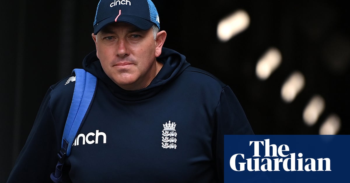 England sack Chris Silverwood with Strauss to pick interim head coach