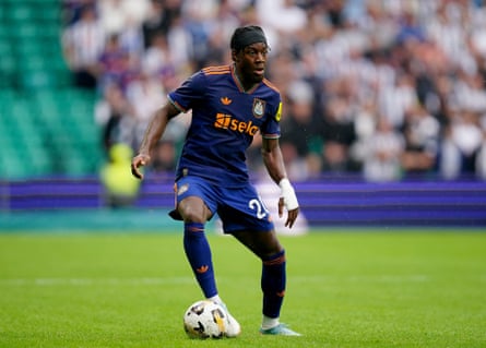 Anthony Elanga playing for Newcastle