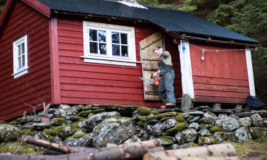 Siri Helle inherited a plot of land and a cabin in Norway.
