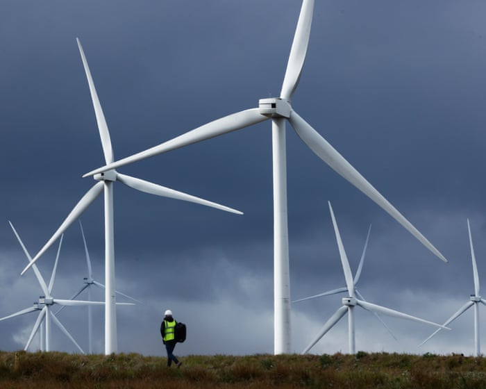 Labour must fight rightwing billionaires undermining net zero, says Ed Miliband
