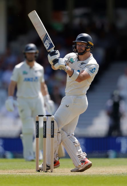 Glenn Phillips hooks and gets another boundary.