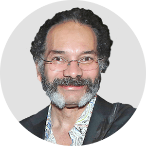 Hew Locke. Circular panelist byline.DO NOT USE FOR ANY OTHER PURPOSE!