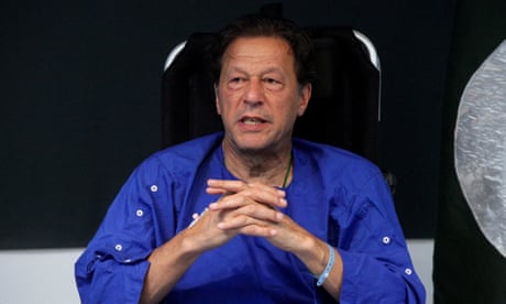 Pakistan police serve arrest warrants to Imran Khan to ensure court appearance