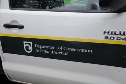 In New Zealand a government car shows, in English and te reo Māori, that it belongs to the Department of Conservation