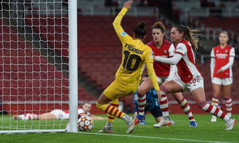 Barcelona Femeni open Champions League title defence with 4-1 win over  Arsenal - Football España