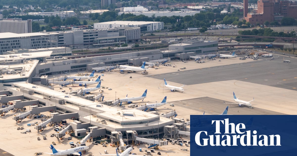 Flights halted at three US airports as watchdog warns over hacking threat