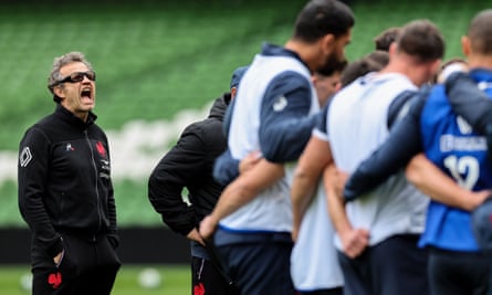 Fabien Galthie oversees a training session in Dublin.