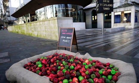 Women’s charity Refuge put 1,071 plastic ‘bad apples’ outside New Scotland Yard to symbolise the 1,071 officers and staff in the Met being investigated over alleged violence against women and girls.