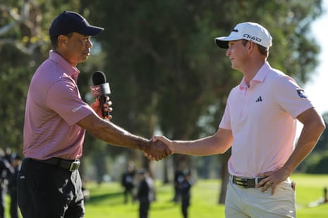 Тайгер Вудс у дії на гольфі турнір