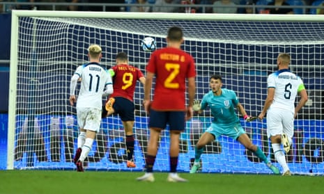 Abel Ruiz dari Spanyol mencetak gol yang kemudian dianulir.