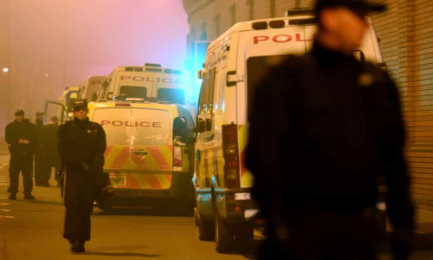 Riot police outside HMP Birmingham in 2016.
