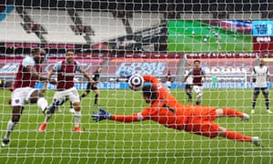 Antonio scores from close range against Spurs last weekend.