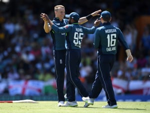 Rashid and Curran celebrate after running out Bravo for 25.