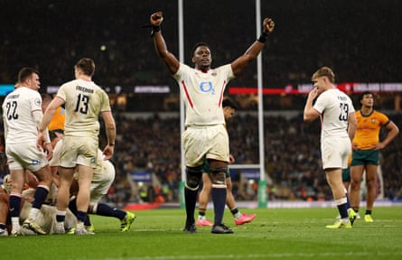 Maro Itoje celebrates at full time against Australia at Allianz Stadium