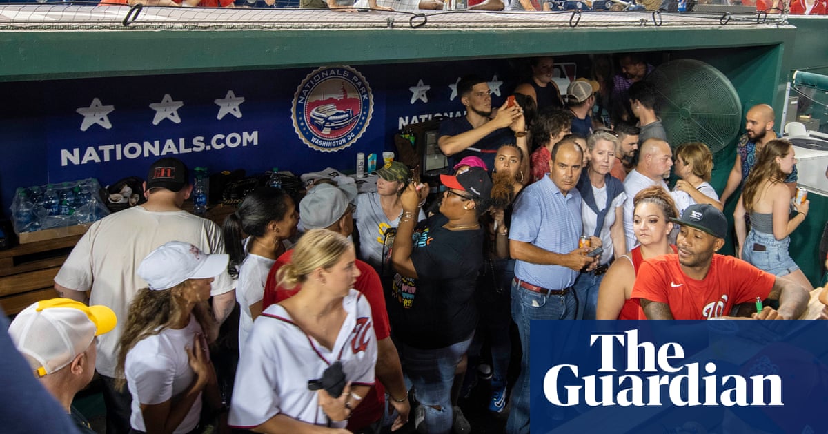 Padres-Nationals MLB game suspended after shooting outside stadium