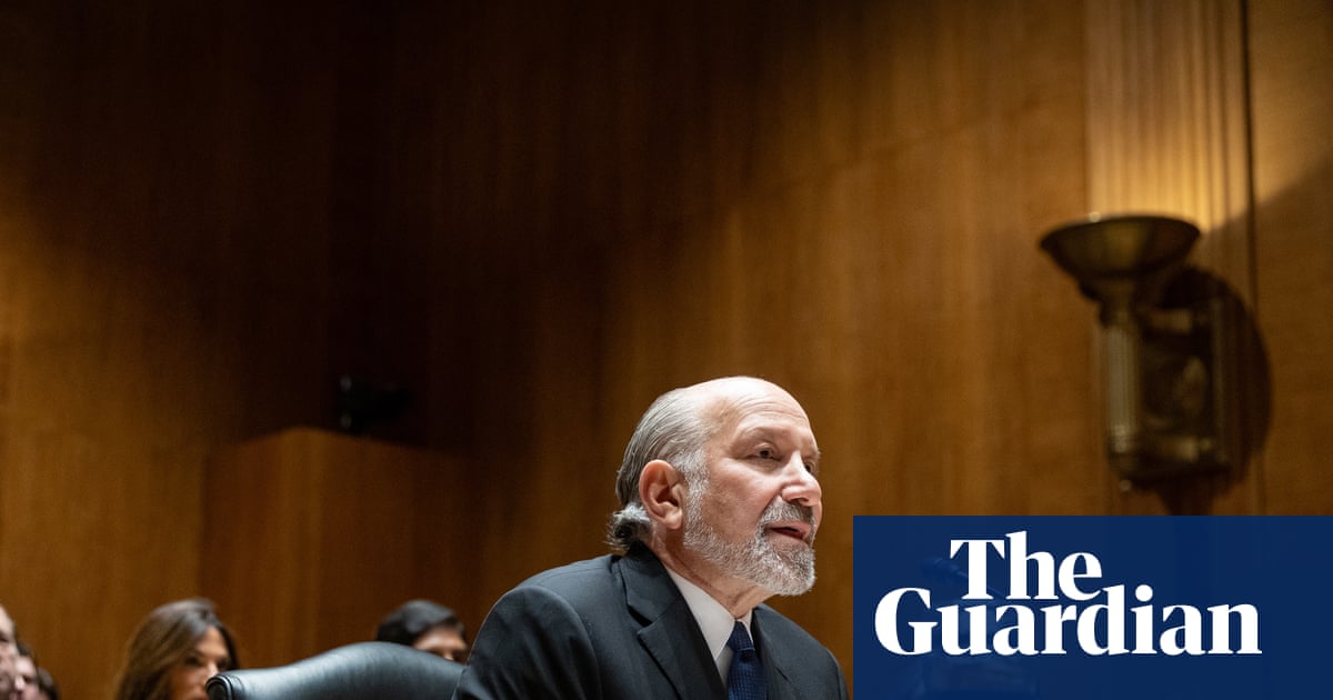'I did have lunch with him': Lutnick admits meeting Epstein on private island – video