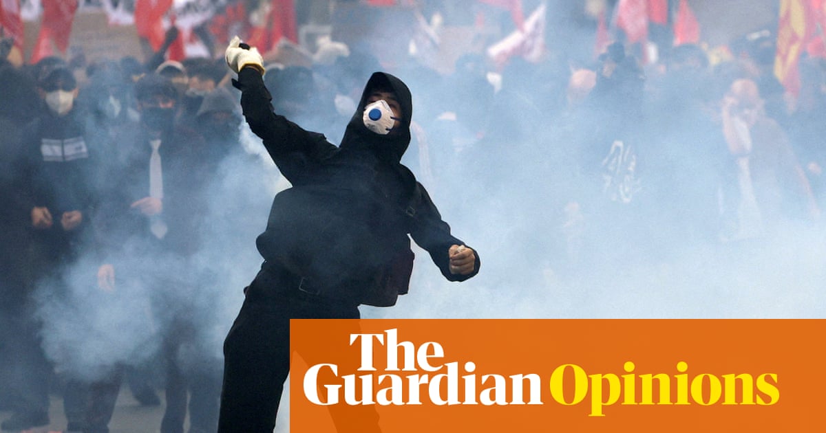 French High School Protests Escalate as Students Demand School Investment