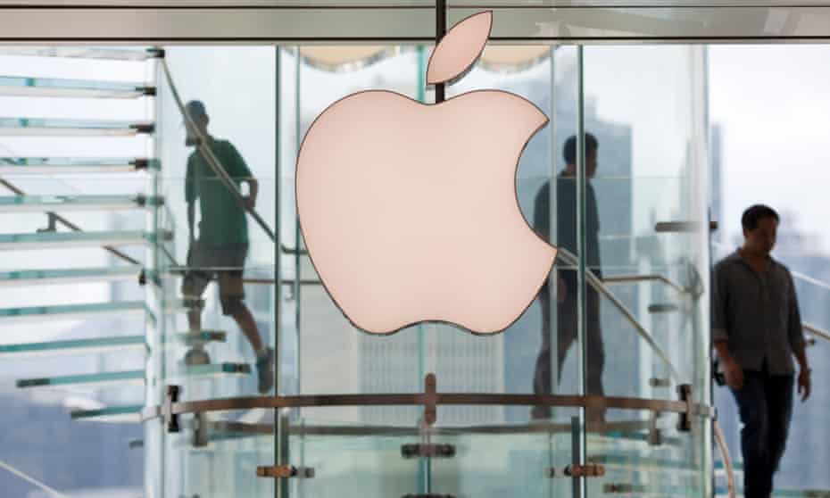 It’s the second consecutive quarter that Apple has reported a revenue decline. 