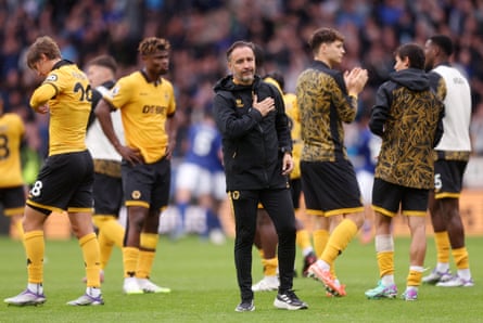 Vítor Pereira and his disappointed Wolves players astatine nan last whistle.