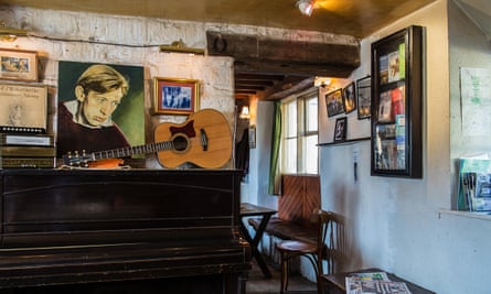 Laurie Lee’s favourite pub, The Woolpack, Slad.