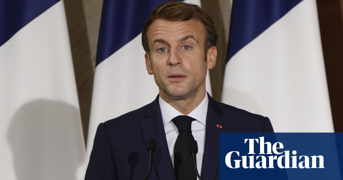 Macron val Johnson aan omdat hy probeer het om migrasiekrisis te onderhandel via tweets – video