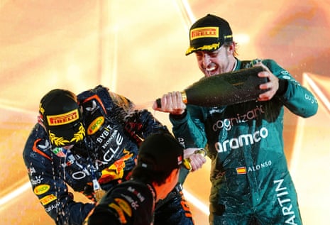 F1: Max Verstappen memenangkan pembuka musim F1 di Grand Prix Bahrain – seperti yang terjadi |  Formula Satu