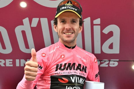 Thumbs up from Simon Yates.