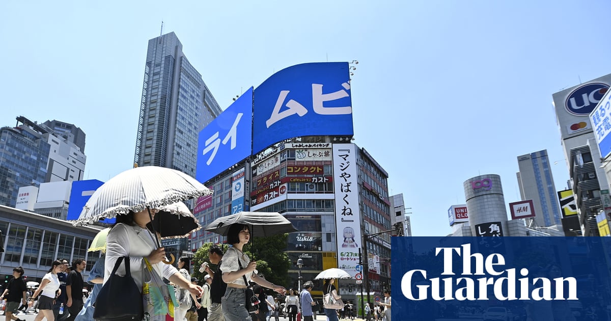 Tokyo workers encouraged to wear shorts to cut energy costs and keep cool
