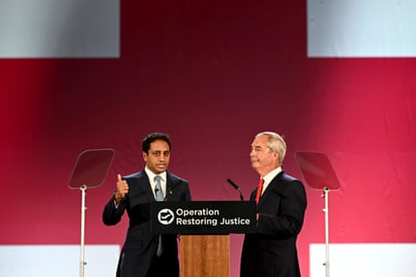 Former Reform chair, Zia Yusuf, and Nigel Farage speak on stage in Oxford.