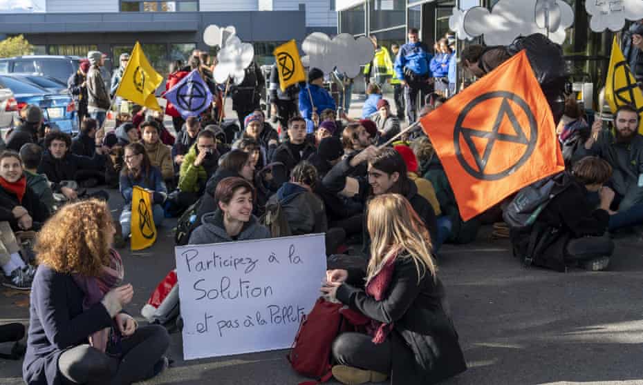 Roughly 20 strikers and their supporters, with Extinction Rebellion, are taking part in a global climate hunger strike that nearly 300 people have pledged to join.