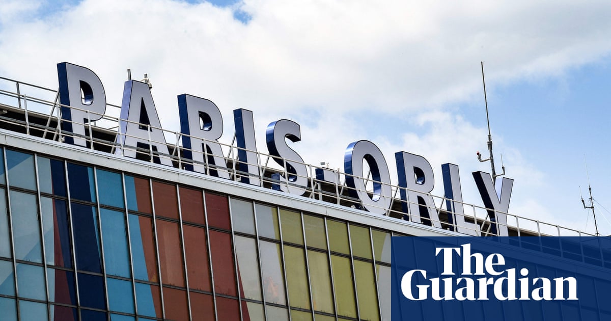 Неидентифициран мъж с опасност за живота след издържане на температури