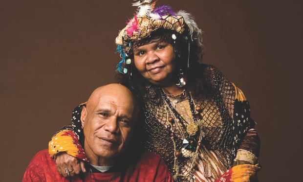Kalabalıklar Archie Roach'ı Melbourne sokaklarında son yolculuğunda gürleyerek veda ediyor | Yerli Avustralyalılar 2 1442
