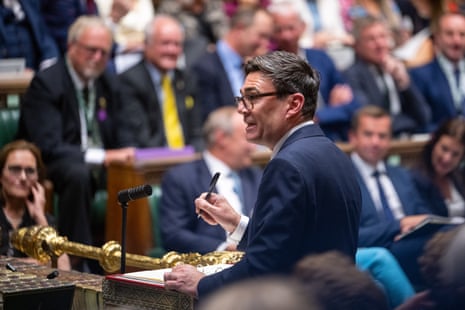Ο Μπέρνχαμ θα δώσει την πρώτη ομιλία στα Commons ως Πρωθυπουργός μετά την αποχώρηση του Στάρμερ από το κοινοβούλιο – Η πολιτική του Ηνωμένου Βασιλείου ζωντανά