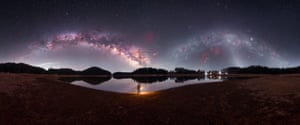 A blended panaroma shows the Milky Way's arches
