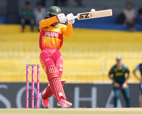 Tadiwanashe Marumani pulls Marcus Stoinis in Colombo