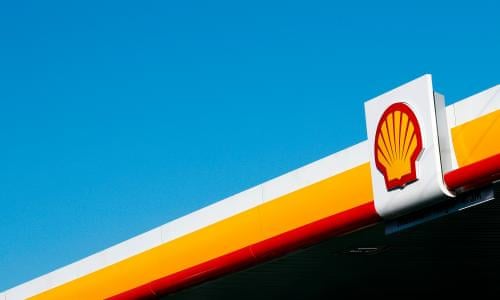 Shell Cuts Dividend For First Time Since 1945 Amid Oil Price Collapse Royal Dutch Shell The Guardian