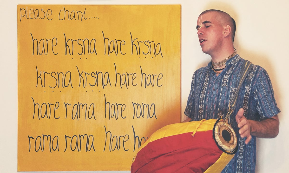 How can chanting the Hare Krishna mantra help people become