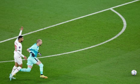 Canada v Morocco: World Cup 2022 – live | World Cup 2022 10 Canada’s ‘keeper Milan Borjan goes walkabout and is punished by Hakim Ziyech.