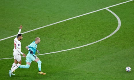 Canada’s ‘keeper Milan Borjan goes walkabout and is punished by Hakim Ziyech.