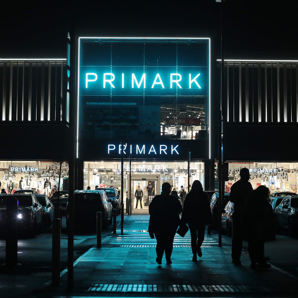Shoppers Go The Extra Mile For Primark S Open All Hours Trading Marathon Primark The Guardian Primark Christmas Opening Hours 2021