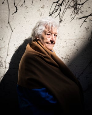 Sheila Hicks by Ed Alcock‘Colour is in my blood!’: the vivid life of artist Sheila HicksSheila Hicks, the American artist, pictured in the courtyard outside her studio in the 6th arrondissement in Paris. https://www.theguardian.com/artanddesign/2022/apr/05/textile-artist-sheila-hicks-colour-blood-vivid-life.Hicks is known for her innovative and experimental weavings and sculptural textile art that incorporate distinctive colors, natural materials, and personal narratives.