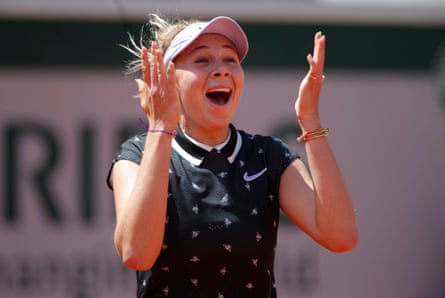 Amanda Anisimova shows her joy after defeating Simona Halep in the quarter-finals of the 2019 French Open